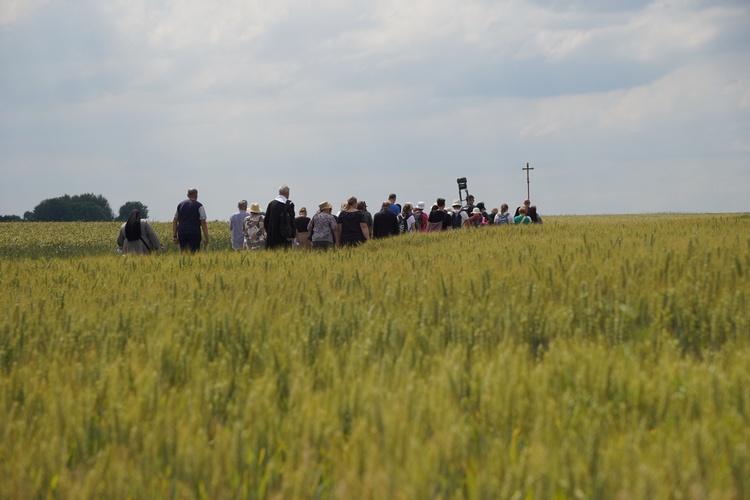 Pielgrzymka do grobu i miejsca męczeństwa bł. s. M. Acutiny