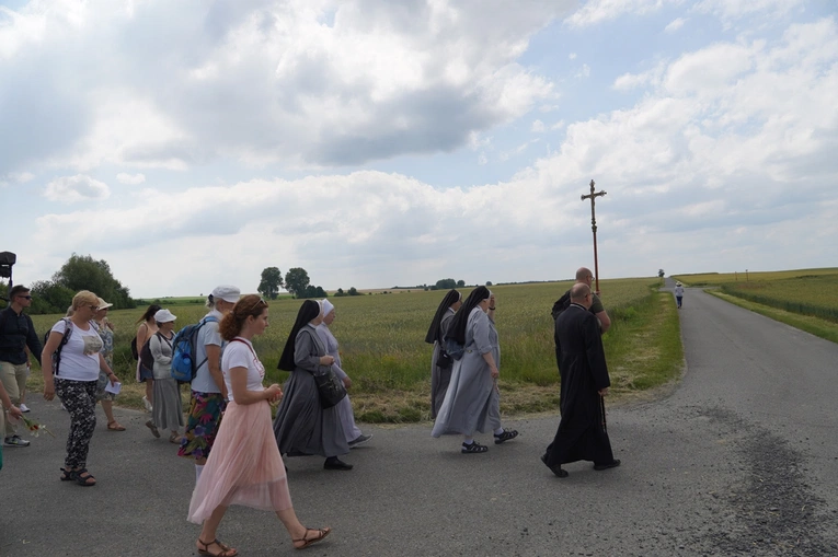 Pielgrzymka do grobu i miejsca męczeństwa bł. s. M. Acutiny