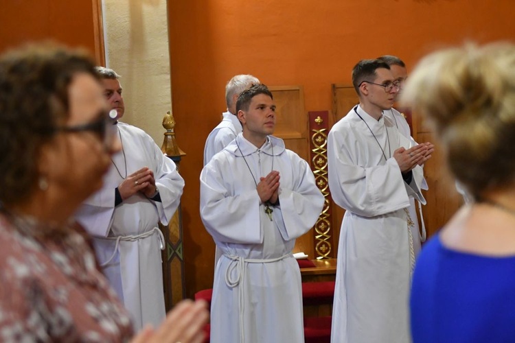 Błogosławieństwo precentorek i ceremoniarzy w zielonogóskiej konkatedrze