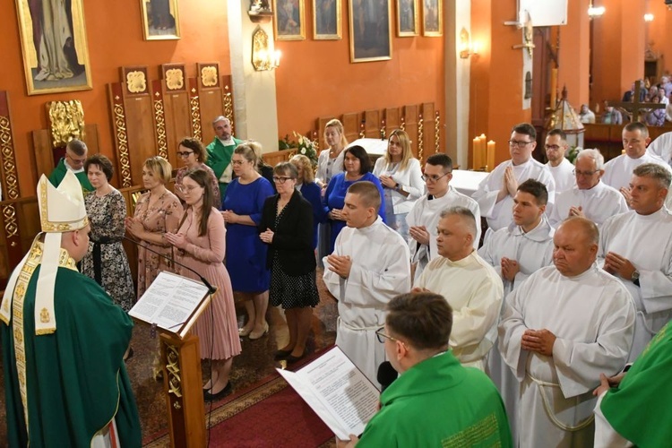 Błogosławieństwo precentorek i ceremoniarzy w zielonogóskiej konkatedrze