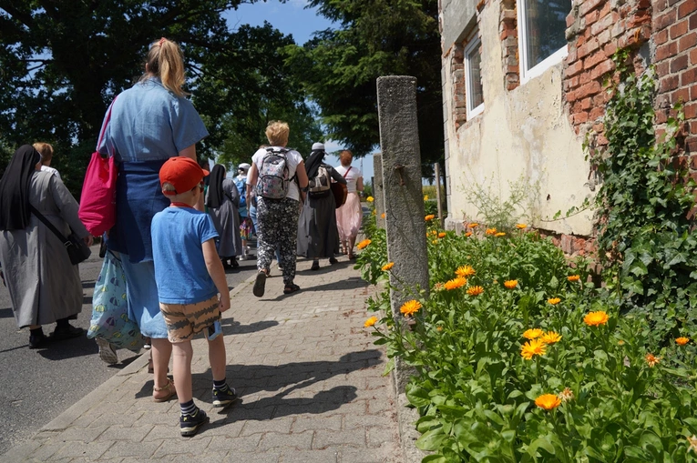 Pielgrzymka do grobu i miejsca męczeństwa bł. s. M. Acutiny