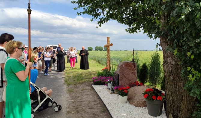 Krzydlina Mała-Krzydlina Wielka. Niech światło wniknie w najgłębsze ciemności