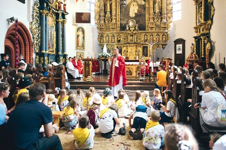 Tradycyjnie podczas dni skupienia odbywa się dzień wspólnoty, na którym spotykają się rekolektanci z różnych miejsc. 