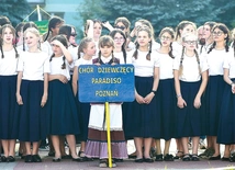 	W imprezie wzięło udział 15 grup, które rywalizowały w kategoriach: chóry jednorodne, mieszane, seniora oraz dziecięce.