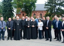 Obradowali biskupi, księża i świeccy.