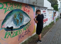 Żory. Szacunek i tolerancja okiem młodych. Mural przy komendzie policji