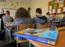 Biskupi: Nauczanie religii w polskiej szkole stanowi wielkie dobro dla dzisiejszego młodego człowieka