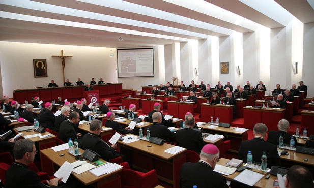 Episkopat o bieżących sprawach Kościoła w Polsce