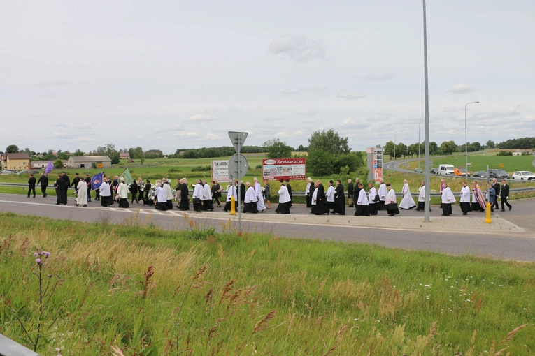 Góra. Pogrzeb ks. Waldemara Karwowskiego (1947-2024)