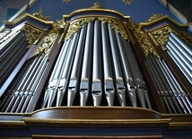 Organy w bazylice św. Marii Magdaleny i św. Stanisława BM w Szczepanowie.