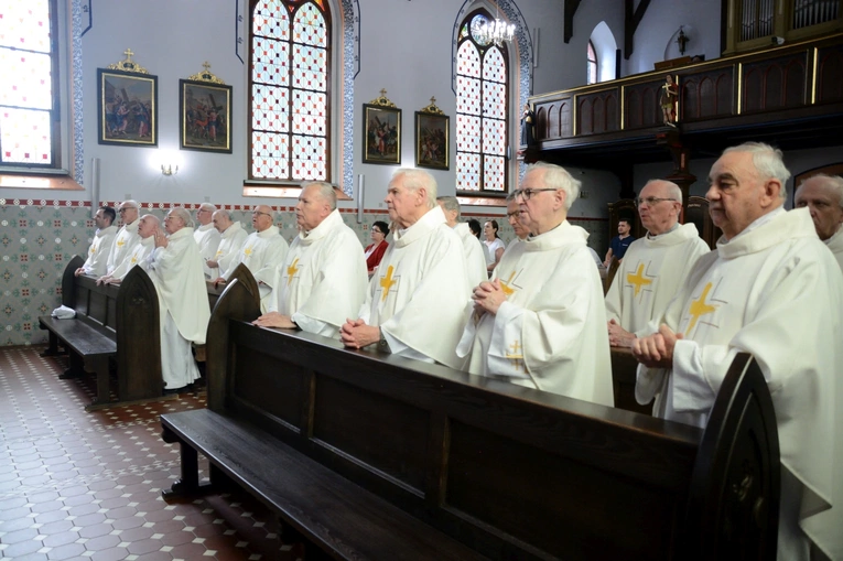 Pielgrzymka księży emerytów do Głębinowa