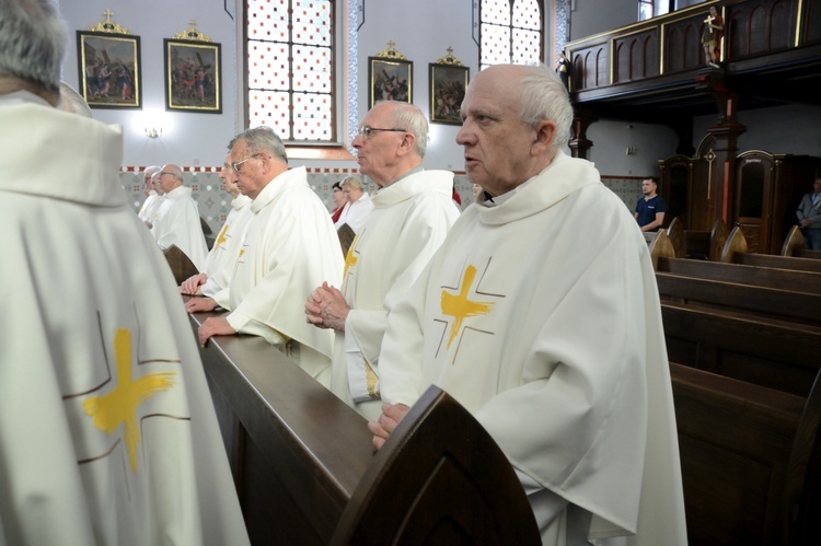 Pielgrzymka księży emerytów do Głębinowa