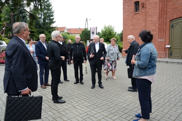 Pielgrzymka księży emerytów do Głębinowa