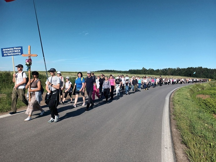 Piesza pielgrzymka z Janowa Lubelskiego do Radecznicy