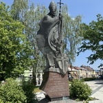 Papieski pomnik w Rawie Mazowieckiej