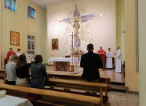 Spotkanie rozpoczęło się Mszą św. w seminaryjnej kaplicy pod przewodnictwem ks. Przemysława Pojaska, odpowiedzialnego w rejonie świdnickim za formację młodzieży oazowej.