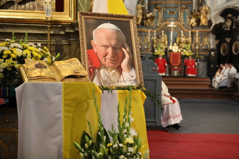 25. rocznica wizyty Jana Pawła II w Łowiczu - Msza św.