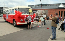Legendarny "ogórek" skończył 40 lat. Ten autobus budzi wspomnienia!