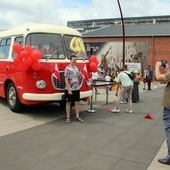 Legendarny "ogórek" skończył 40 lat. Ten autobus budzi wspomnienia!