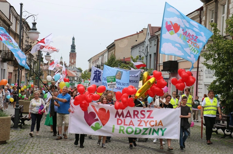 Ulicami Radomia przeszedł Marsz dla Życia i Rodziny