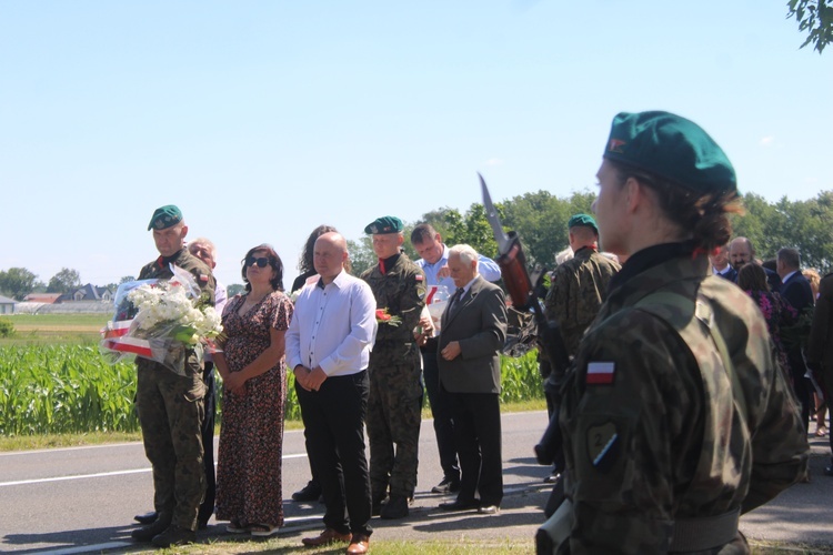 Popowo Borowe. Upamiętnienie żołnierzy wyklętych