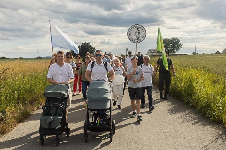 Pielgrzymka ze Świdnicy do Śmiałowic
