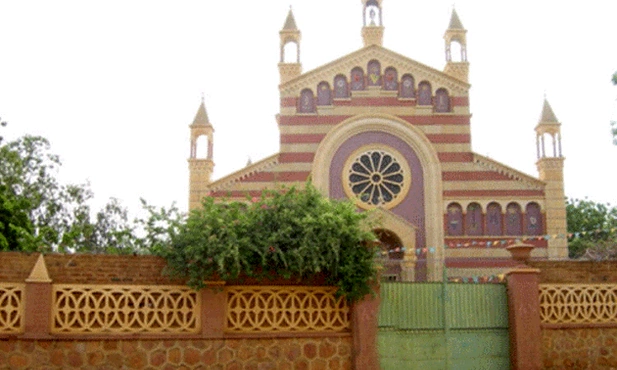 Sudan: wśród wojny i tragedii prawie 10 mln uchodźców Kościół służy