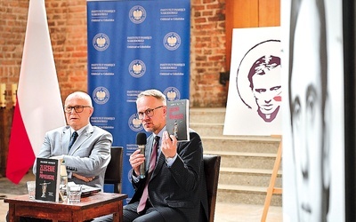 Jednym z wydarzeń była dyskusja z udziałem Zbigniewa Branacha, autora książki „Zlecenie na Popiełuszkę” (z lewej), i Marka Szymaniaka z lokalnego oddziału Instytutu Pamięci Narodowej.
