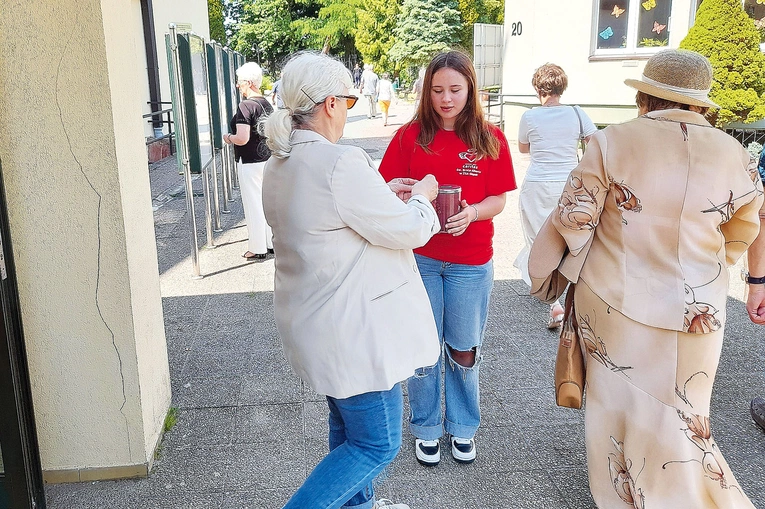 Dyżury trwały nawet po parę godzin, ale młodzi mówią: było warto.