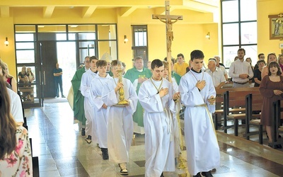 Podczas Mszy św. biskup udzielił również sakramentu bierzmowania.