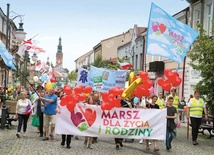 Barwny korowód przeszedł od kościoła farnego na plac Jagielloński.