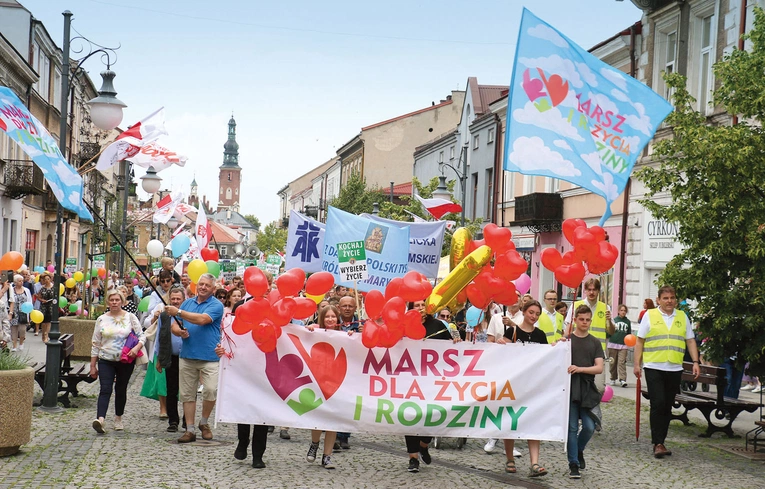 Barwny korowód przeszedł od kościoła farnego na plac Jagielloński.