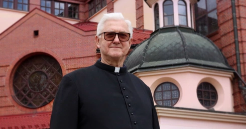 Rzucony na głęboką wodę swoją misję powierzył Jezusowi. "Teraz wszystko mogę, nic nie muszę"