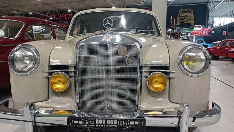 Największe w Polsce Muzeum Motoryzacji "Wena" - już otwarte!