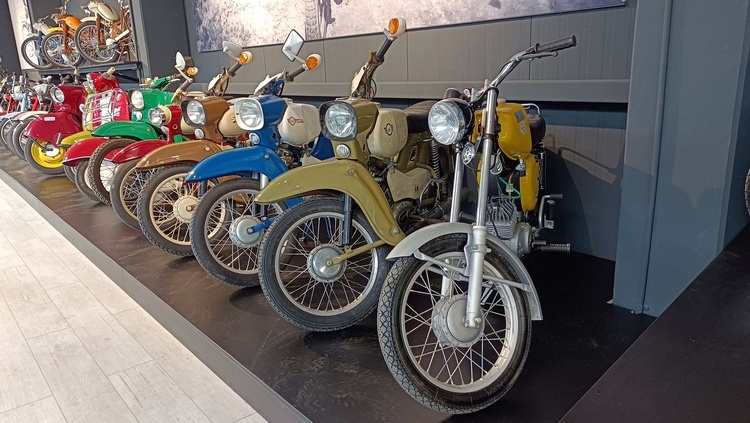 Największe w Polsce Muzeum Motoryzacji "Wena" - już otwarte!