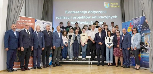 Uatrakcyjnią ofertę szkół