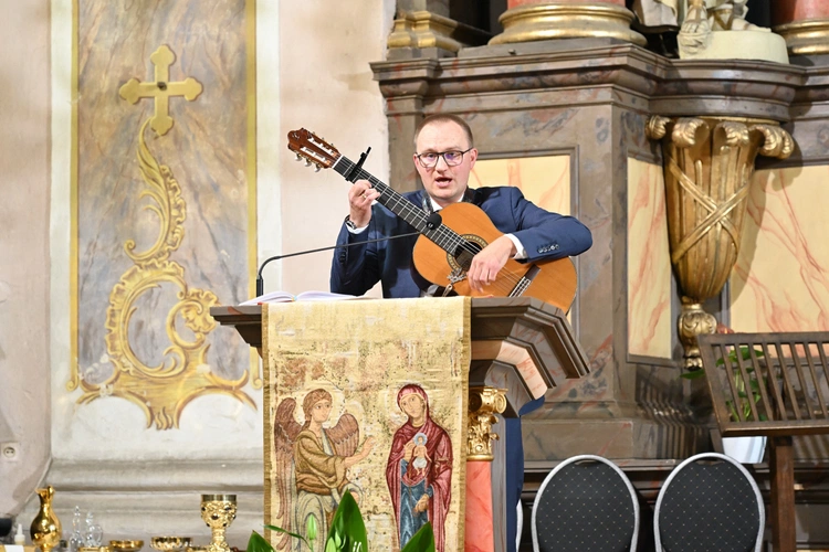 Rok formacji neokatechumenatu