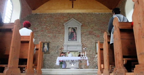 Krzeszów. Wspinają się do Anny