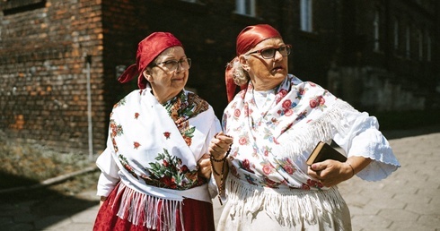 Rybnickie seniorki odtworzyły tradycyjne "oblyczki"