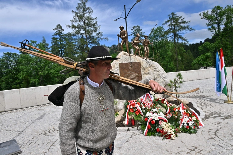 Pomnik kurierów tatrzańskich w Kuźnicach