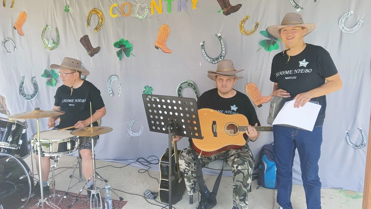  Rodzinny piknik country