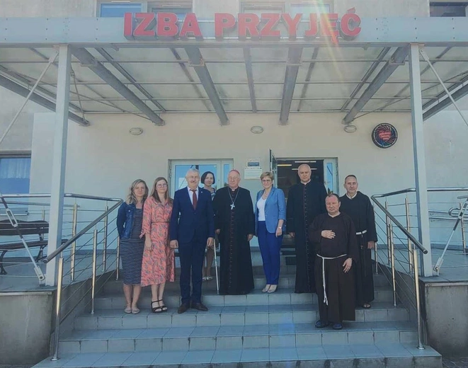W uroczystości udział wzięli przedstawiciele Kościoła, samorządu i szpitala.
