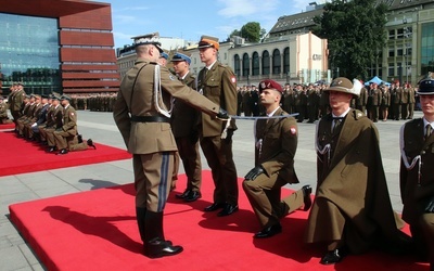 Nowi oficerowie - przyszłość polskiej armii