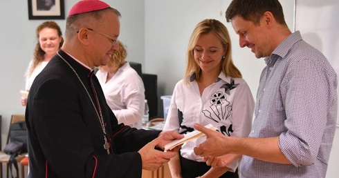 Dyplomy ukończenia Studium nad Małżeństwem i Rodziną rozdane