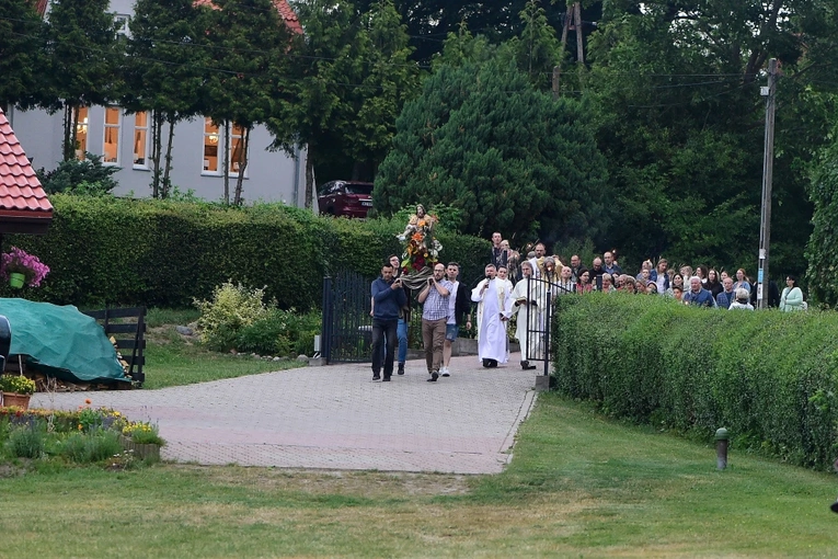 Klebark Wielki. Procesja ku czci św. Jana Chrzciciela