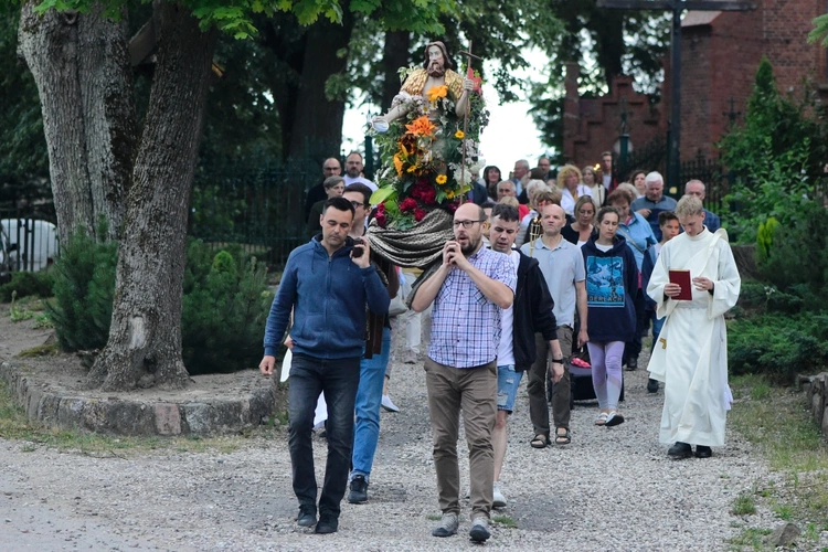 Klebark Wielki. Procesja ku czci św. Jana Chrzciciela