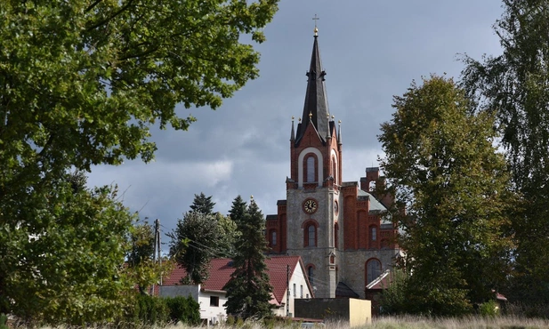 Parafia z historią! Św. ap.Piotra i Pawła w Woszczycach