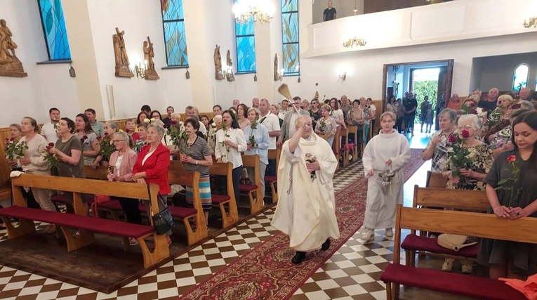 Orędowniczko w sytuacjach beznadziejnych, módl się za nami