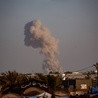 Na razie pociski spadają glównie na miasta Strefy Gazy