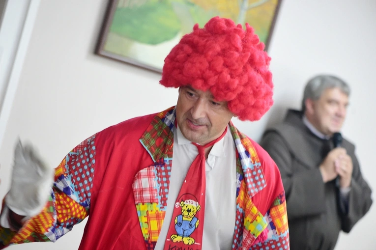 Barczewo DPS. Akcja "Uśmiech jest najpiękniejszym podziękowaniem"